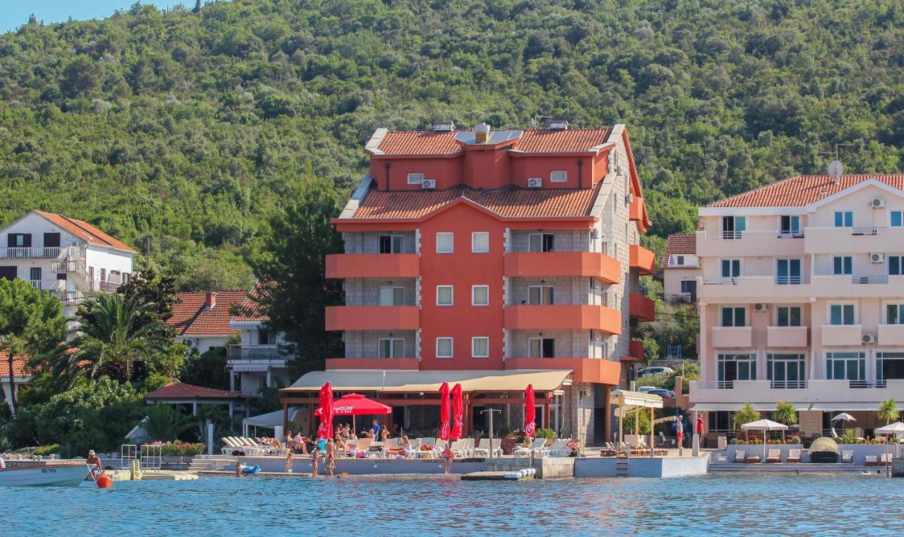 تيفات Apart Hotel Samardzic المظهر الخارجي الصورة