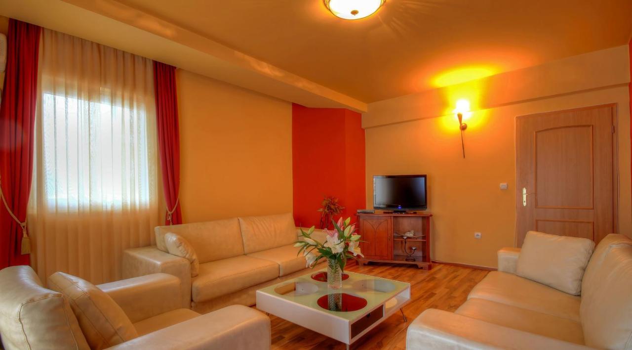تيفات Apart Hotel Samardzic الغرفة الصورة