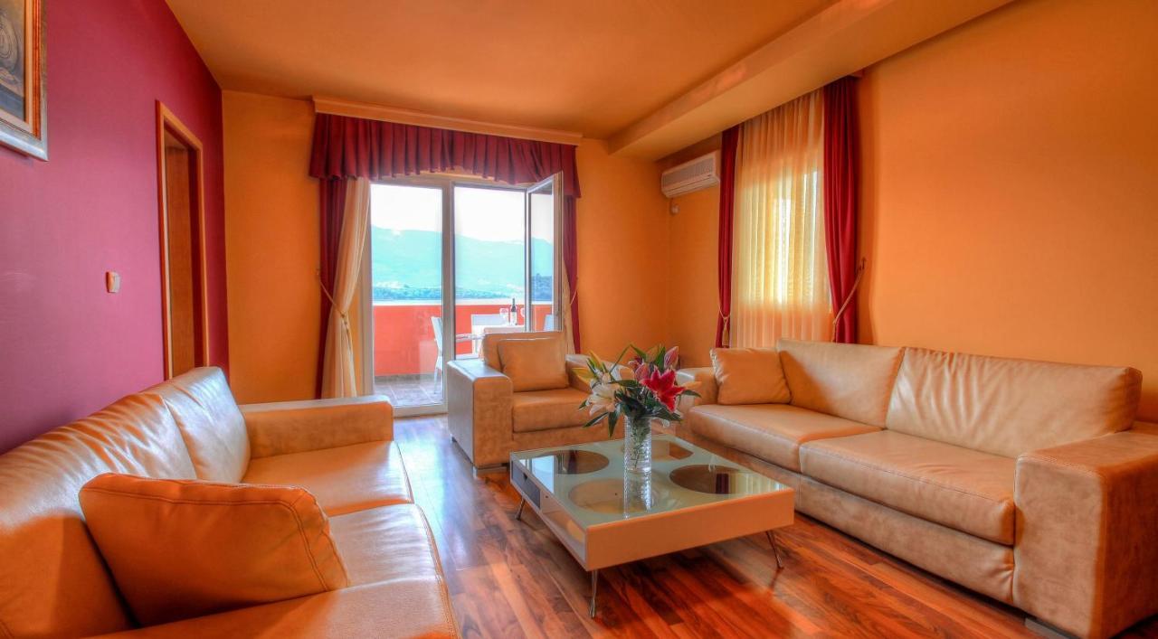 تيفات Apart Hotel Samardzic الغرفة الصورة